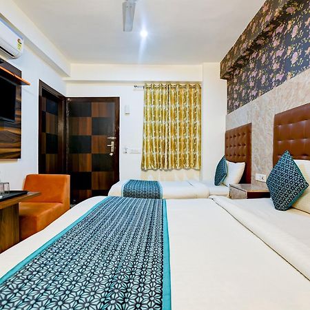 Hotel Square Plaza At Airport Ню Делхи Екстериор снимка