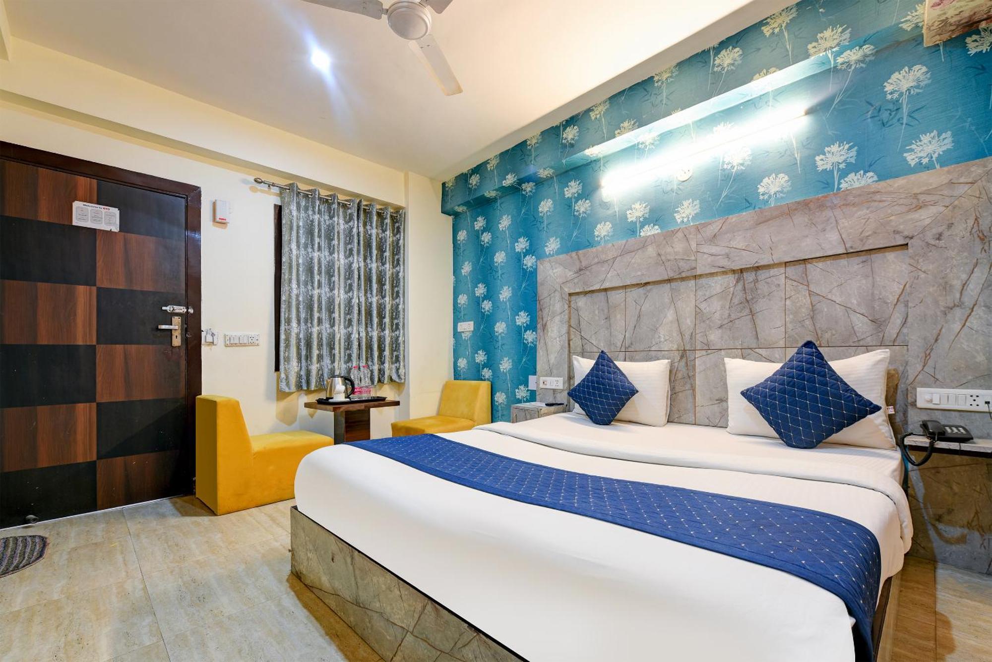 Hotel Square Plaza At Airport Ню Делхи Екстериор снимка