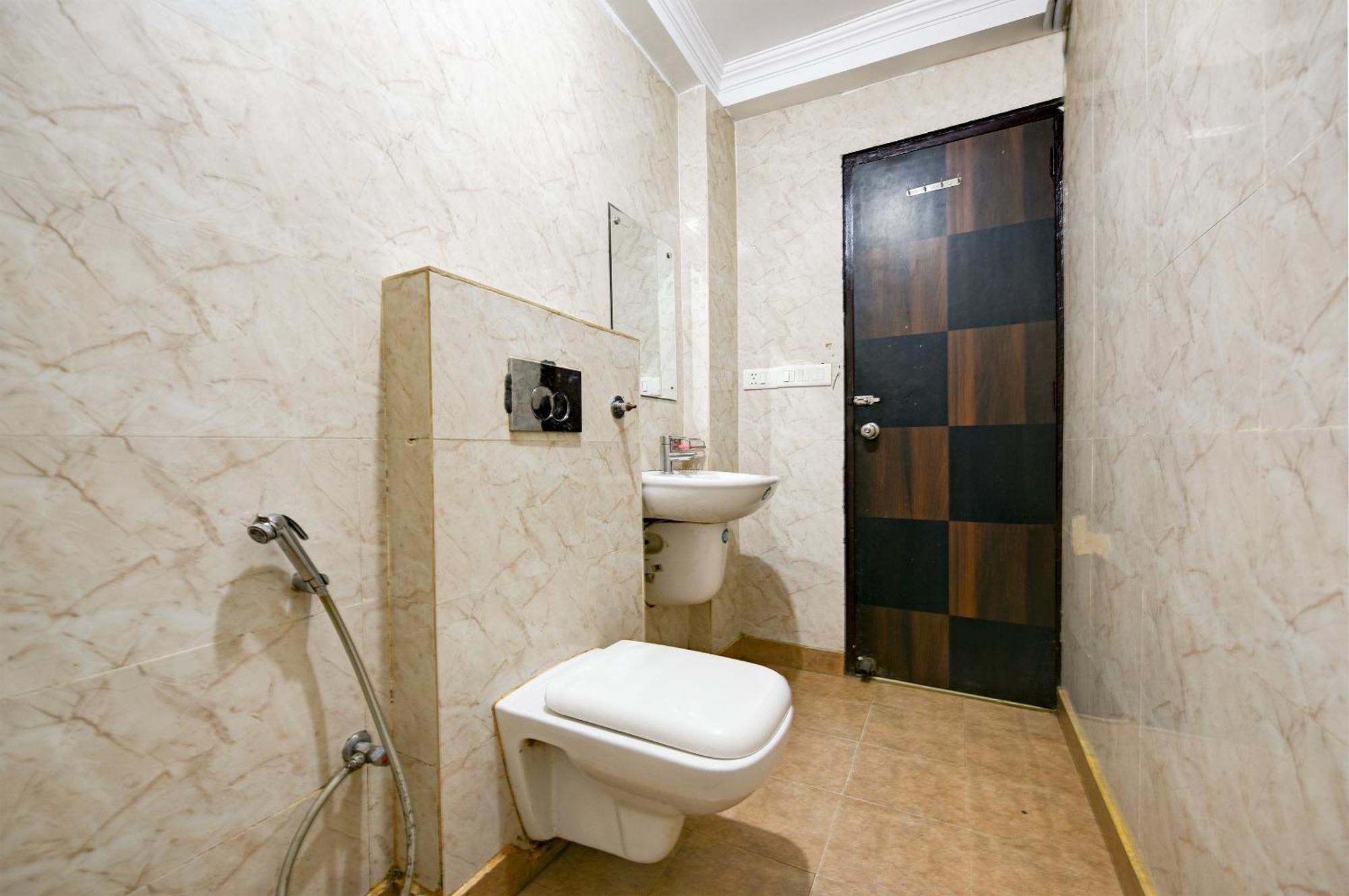Hotel Square Plaza At Airport Ню Делхи Екстериор снимка
