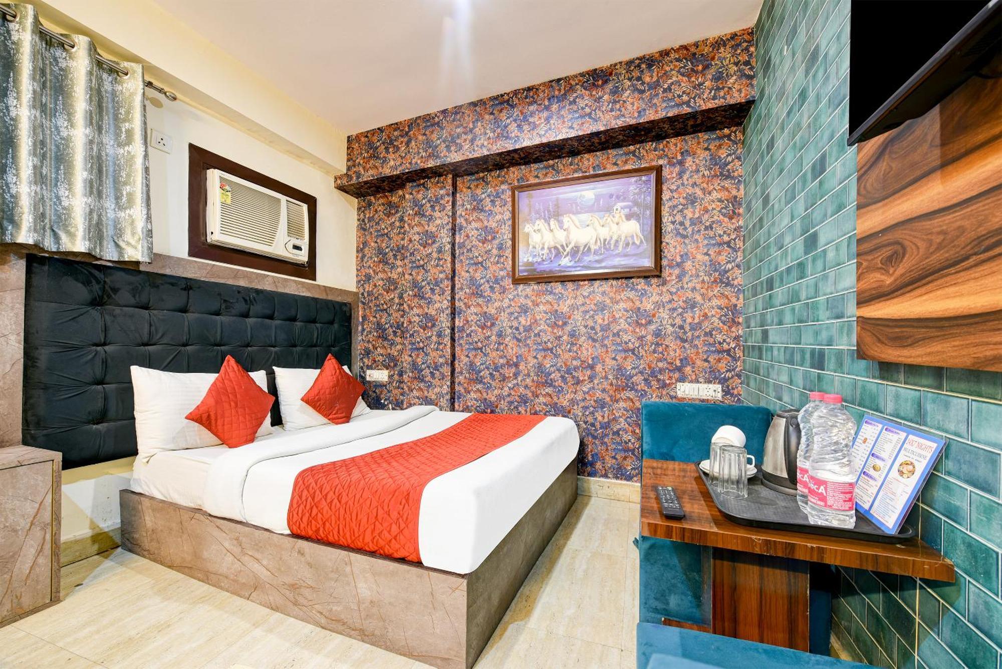 Hotel Square Plaza At Airport Ню Делхи Екстериор снимка