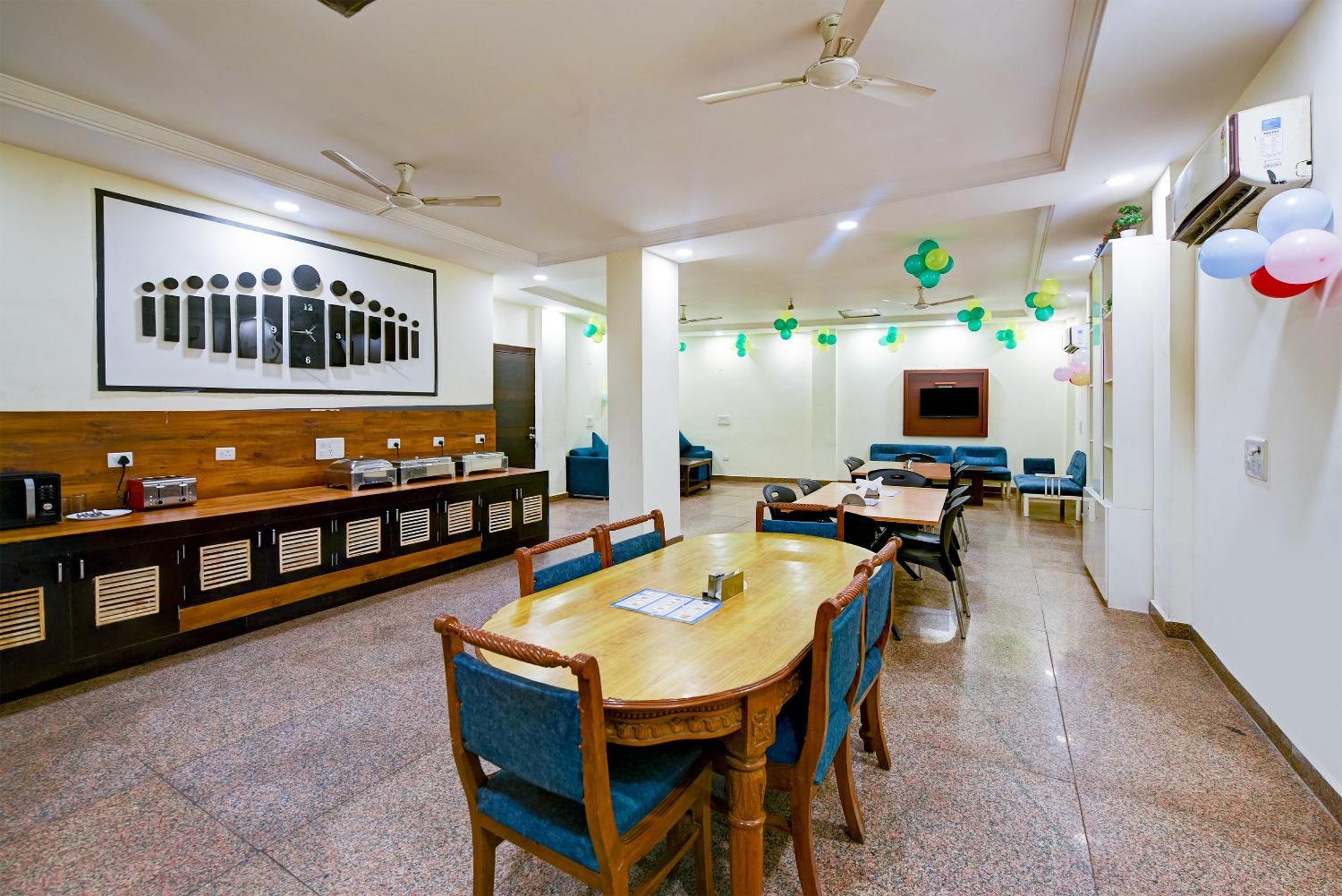 Hotel Square Plaza At Airport Ню Делхи Екстериор снимка