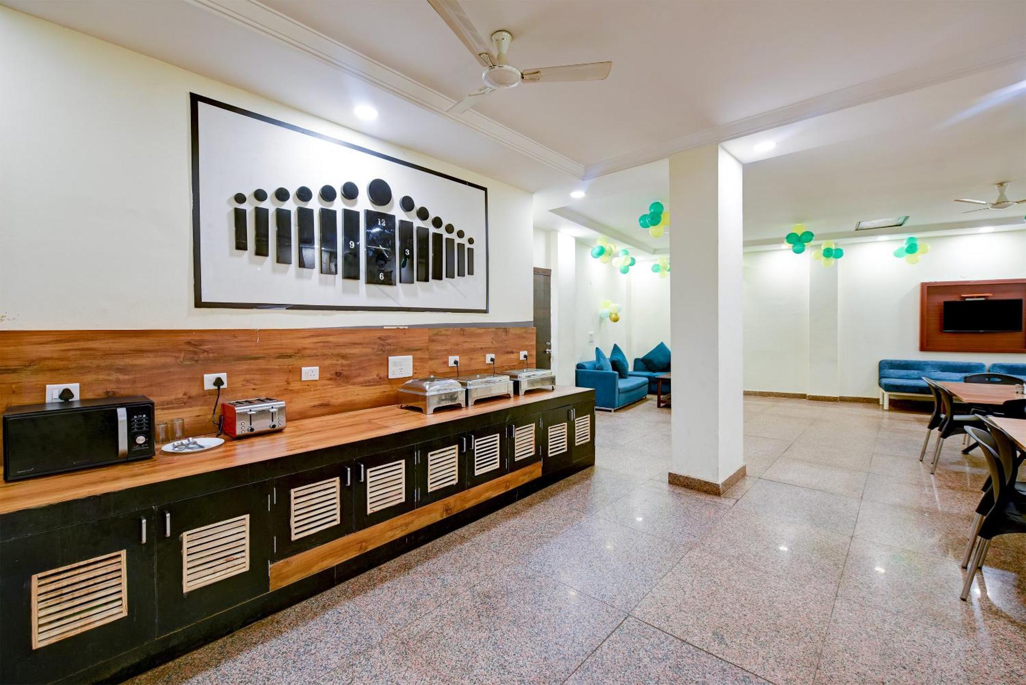 Hotel Square Plaza At Airport Ню Делхи Екстериор снимка